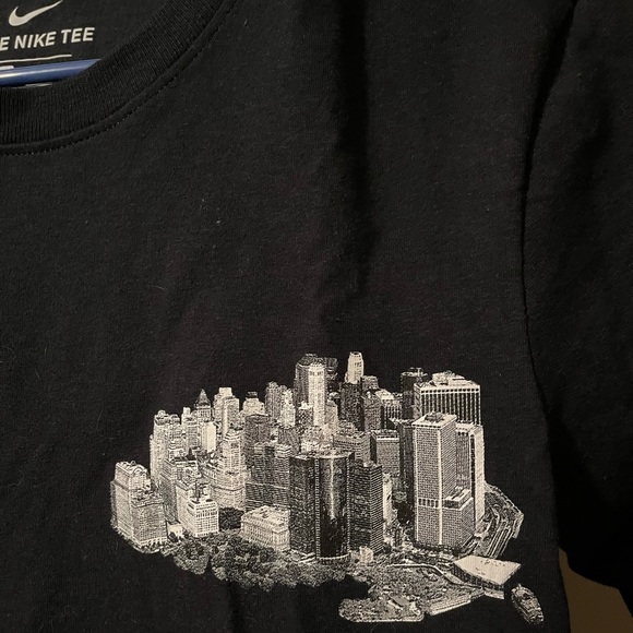 COPY - Nike nyc tshirt - Picture 7 of 7